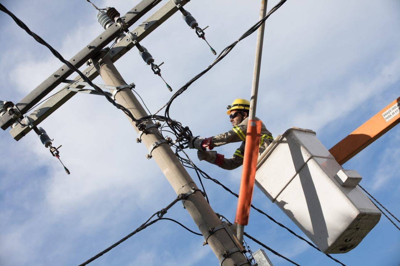 Com salário de até R$ 4,3 mil, Cemig abre inscrições para concurso de eletricista em Juiz de Fora e região Com salário de até R$ 4,3 mil, Cemig abre inscrições para concurso de eletricista em Juiz de Fora e região
