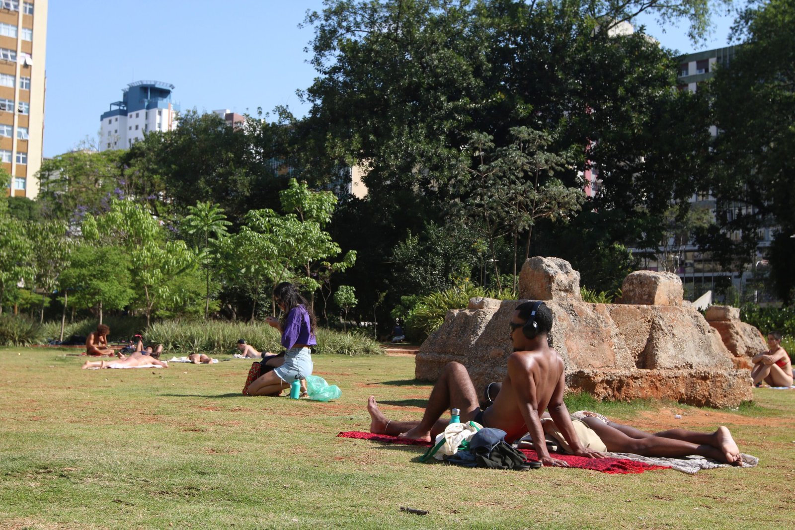 Calor volta à cidade de SP e não deve chover na primeira semana de setembro