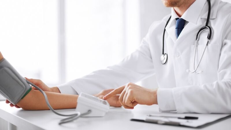 Curitiba recebe evento sobre carreira médica com palestras de Drauzio Varella e Paulo Muzy; veja como participar