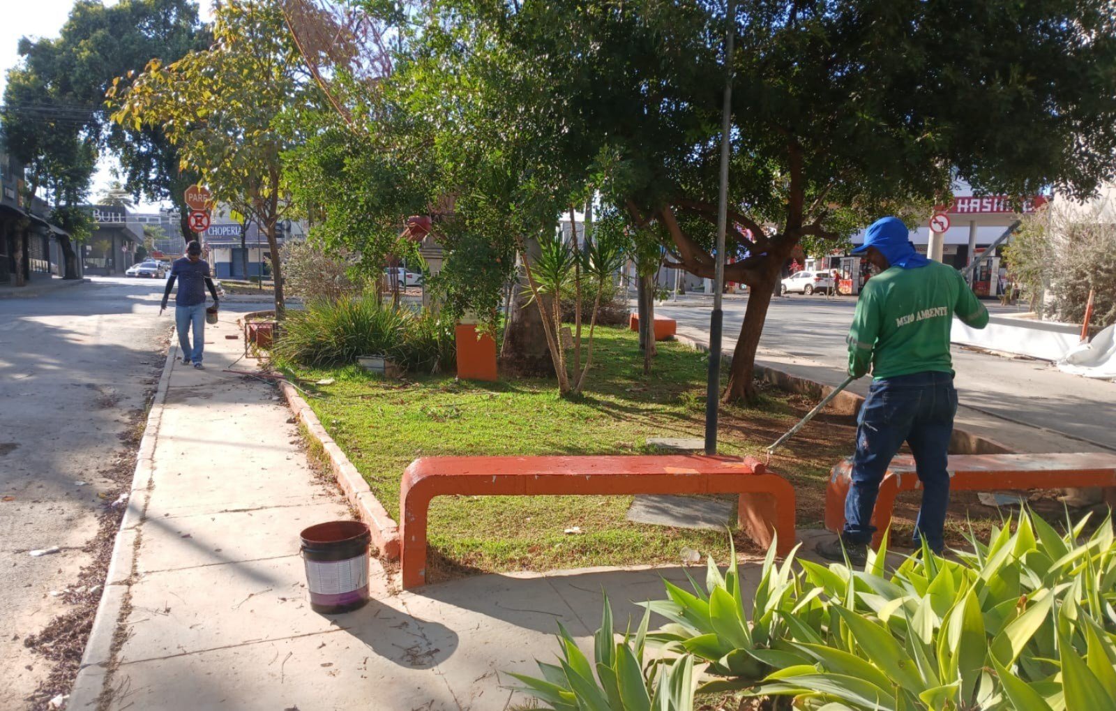 Prefeitura de Montes Claros faz manutenção de praças e parques