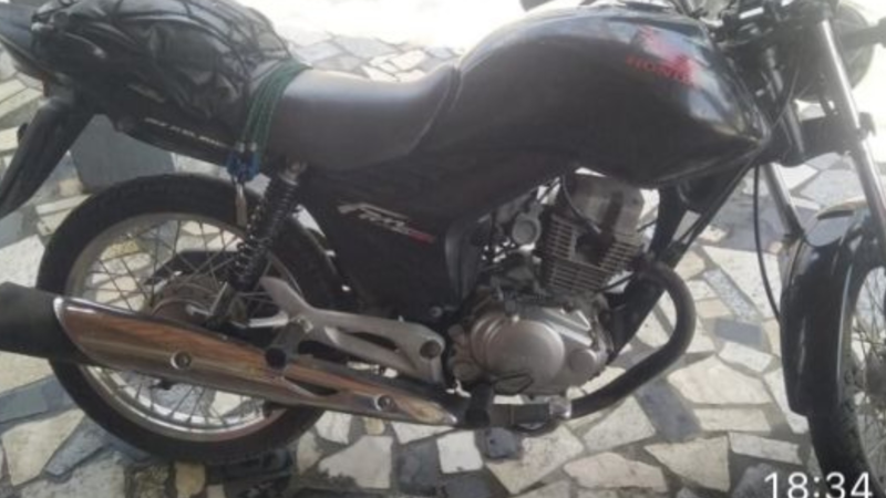 VÍDEO: homem furta moto de PM ao lado de posto policial no interior da Bahia