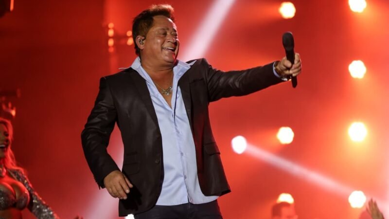Leonardo enfileira sucessos do sertanejo em estreia no Festival de Inverno Bahia