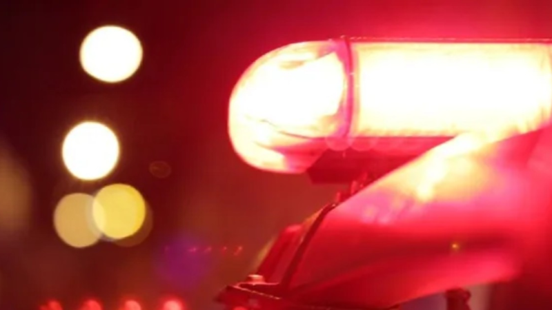 Após ser baleado nas costas, homem corre e pede socorro em bar
