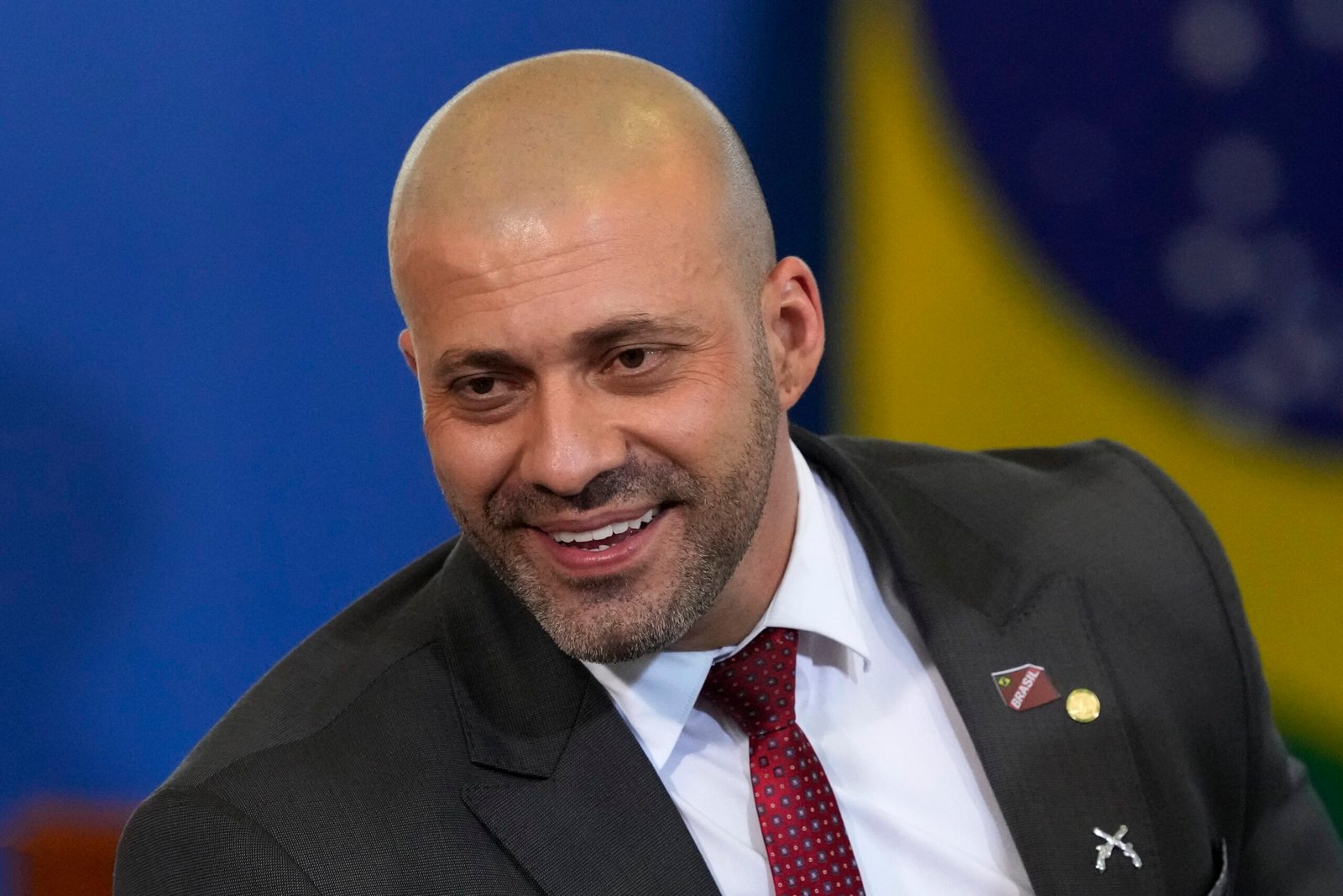 Preso em Magé, Daniel Silveira passa a maior parte do dia fora a cadeia, em Petrópolis, onde mora Preso em Magé, Daniel Silveira passa a maior parte do dia fora a cadeia, em Petrópolis, onde mora
