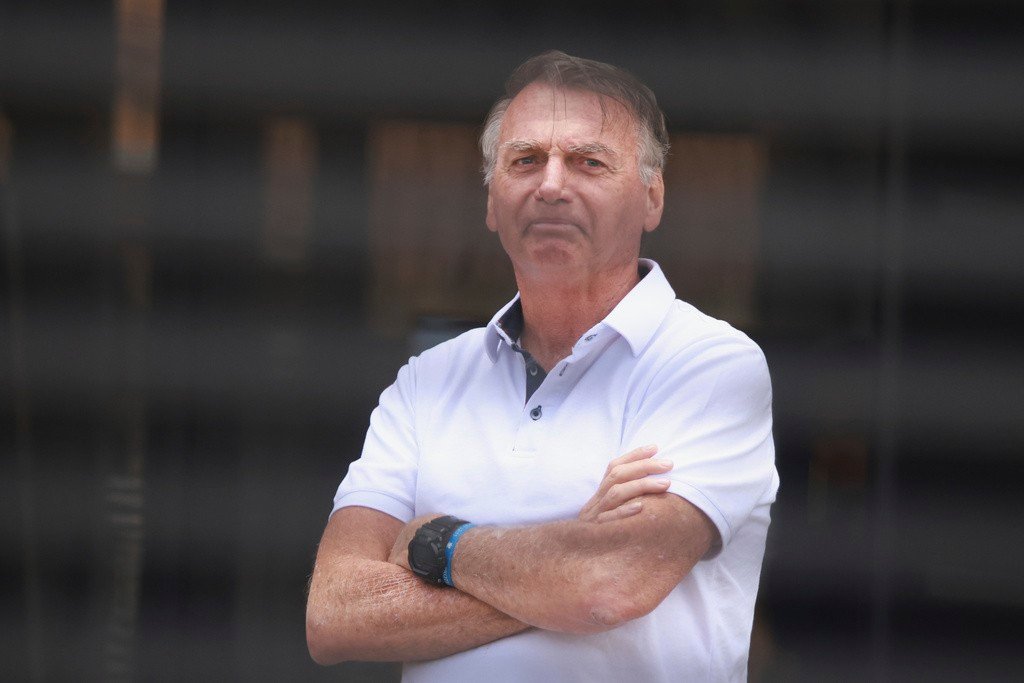 Enquanto Bolsonaro é julgado no STF, pauta da anistia está voando no Congresso