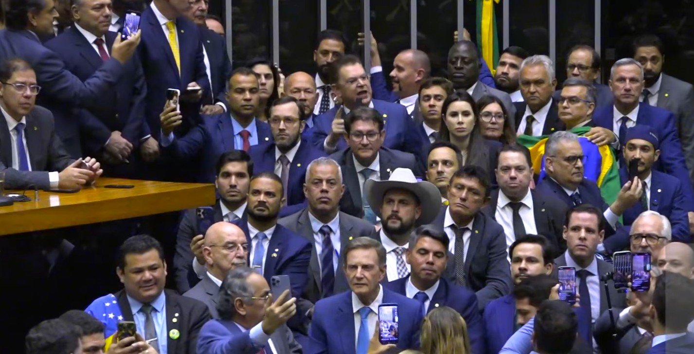 Expectativa na Câmara é que anistia reduza penas, mas não reverta condenações