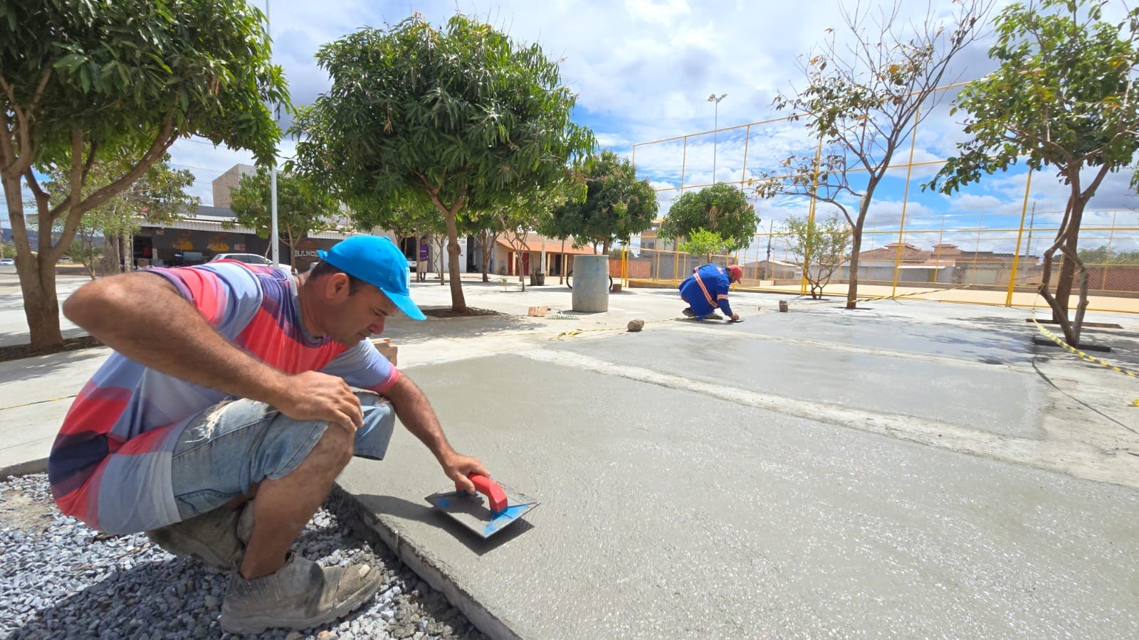 Prefeitura de Montes Claros constrói nova praça no Jardim Primavera Prefeitura de Montes Claros constrói nova praça no Jardim Primavera