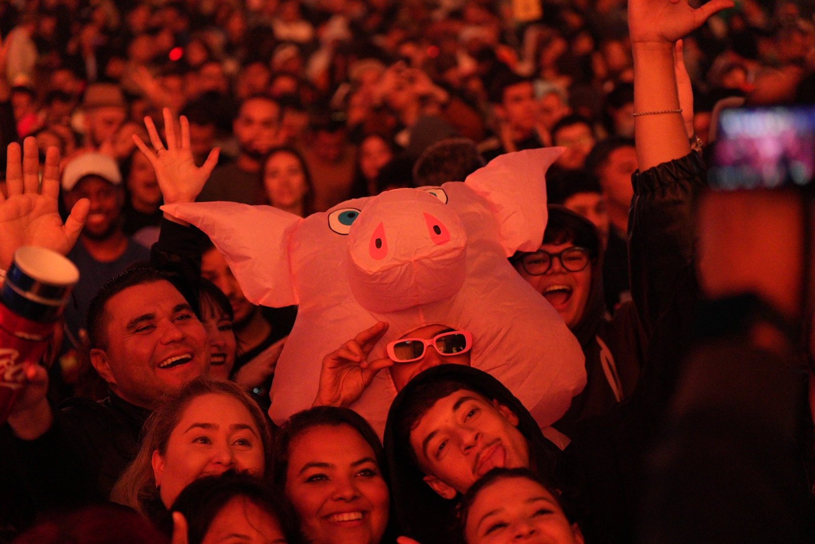 Robô, Zé Gotinha e Porquinho da Paulista: os rolês aleatórios do The Town
