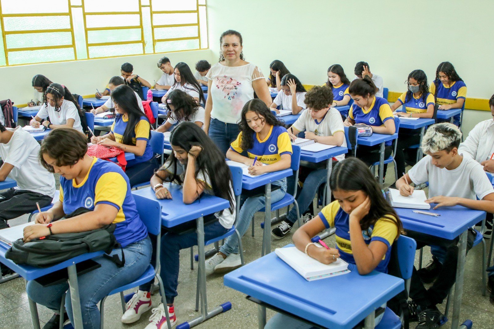 Prefeitura de Manaus anuncia concurso da Semed com mais de mil vagas; edital sai em outubro