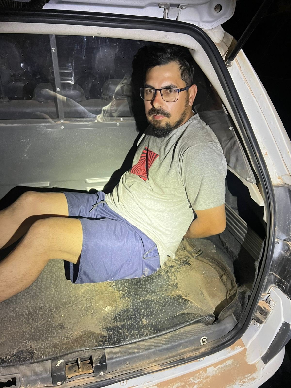 Suspeito por morte da companheira é preso em mata às margens da rodovia Fernão Dias Suspeito por morte da companheira é preso em mata às margens da rodovia Fernão Dias