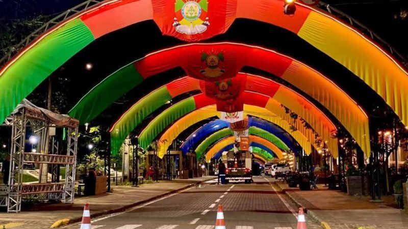 Bandeiras gigantes, ruas enfeitadas e concurso de vitrines: iniciativas decoram cidades com temas Farroupilhas