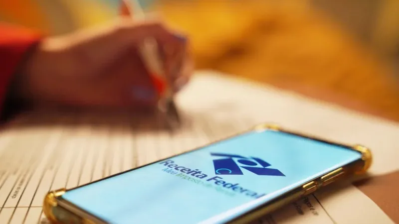 Imposto de Renda: Receita paga lote residual da restituição nesta sexta; veja se vai receber