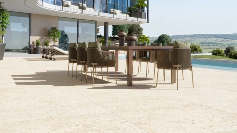 Como ter estilo e segurança em áreas externas com o porcelanato ideal