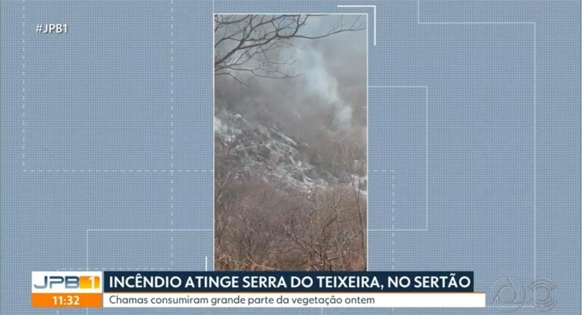 Incêndio atinge vegetação no Parque Nacional da Serra do Teixeira, no Sertão da PB