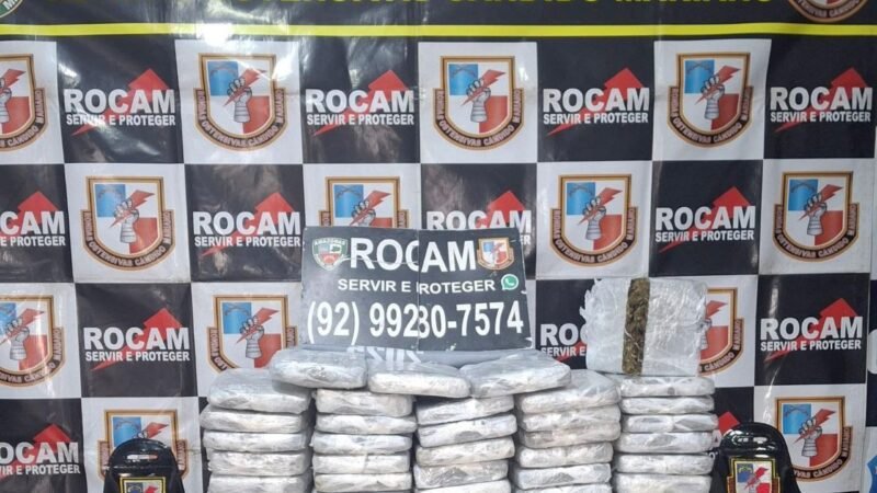 VÍDEO: Polícia apreende 48 tabletes de drogas abandonados por suspeitos em orla do interior do AM