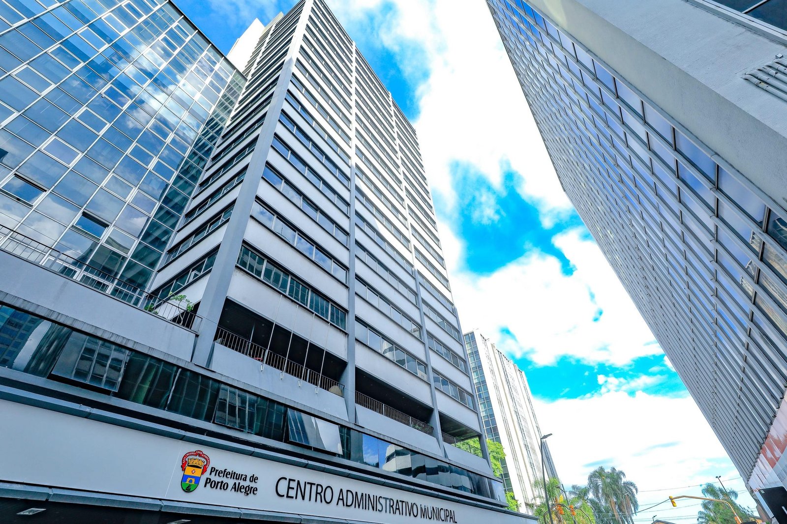 Pente-fino em licenças médicas revela que motorista afastado atuava em app e outros servidores ‘ganhavam salário’ fora do cargo em Porto Alegre