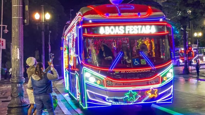 Prefeitura de SP lança duas linhas de ônibus com passeios de Natal; trajeto percorre Centro, Ibirapuera e Avenida Paulista