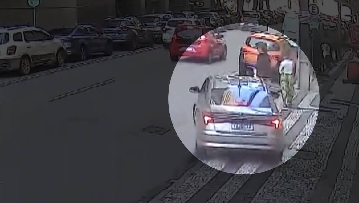 VÍDEO: novas imagens mostram primeiro contato entre deputado Renato Freitas e manobrista antes da troca de socos na rua, em Curitiba