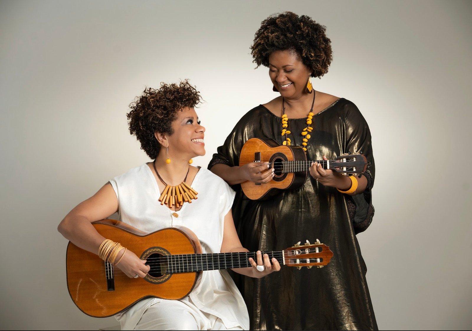 Ana Costa e Nilze Carvalho vão do jongo ao samba-enredo na celebração do mês da Consciência Negra em show inédito