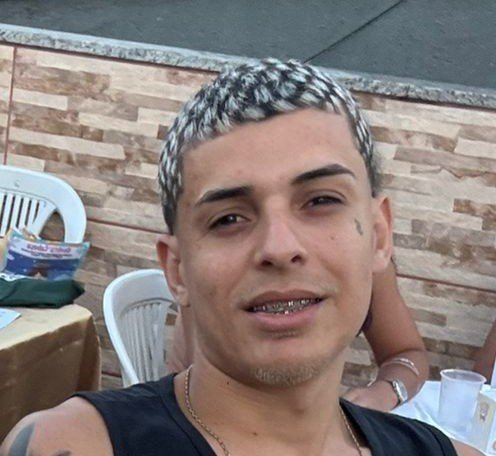 Rapaz é morto com tiro de fuzil após não obedecer ordem de parada da PM no Rio
