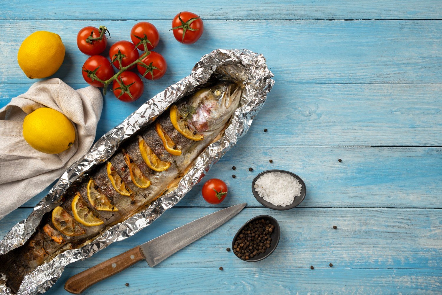 Papel alumínio: lado brilhante para fora ou para dentro? Veja o jeito certo de usar