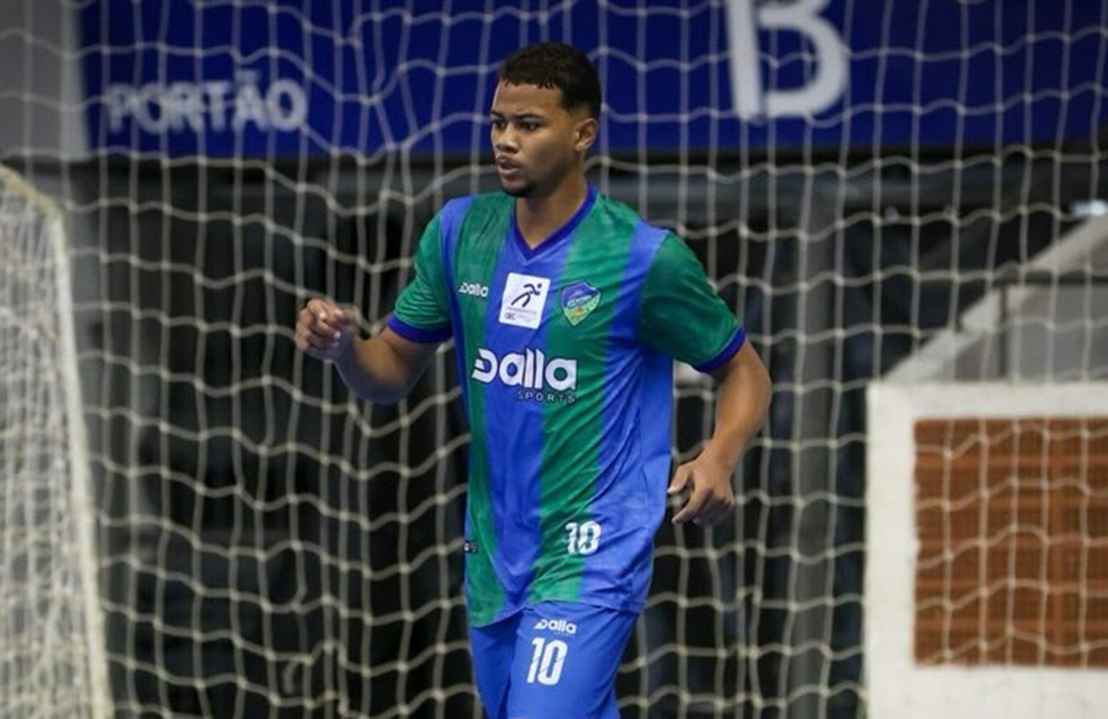 Atleta que morreu após cair do telhado de hotel morava no Espírito Santo e era capitão de time de futsal