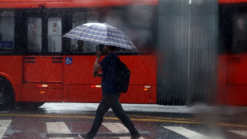 Calor e temporais em quase todo o Brasil: veja previsão do tempo para o fim de semana