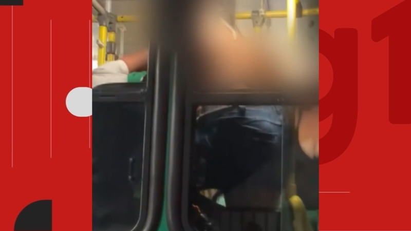 Cobradora de ônibus é arrastada pelos cabelos por passageira após solicitar o pagamento da passagem