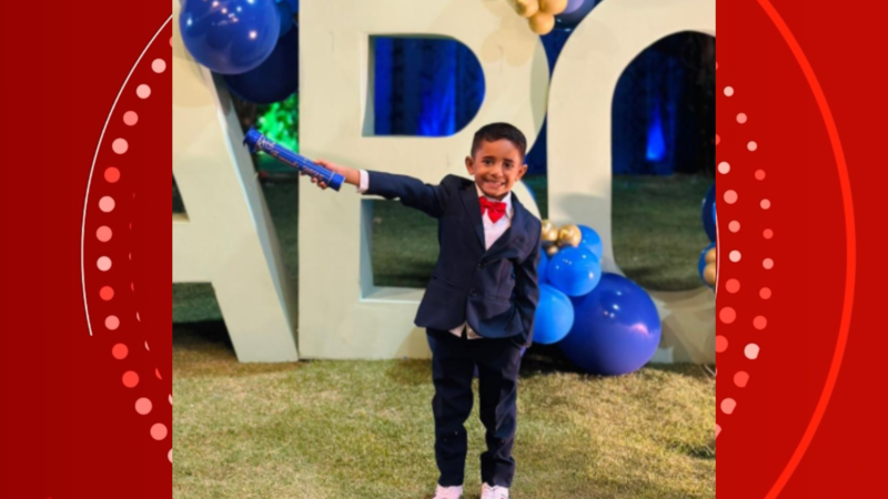 Baiano de 5 anos rouba cena em formatura do ABC ao chamar mãe de ‘urubu’, dançar arrocha e contar que quer ser gari