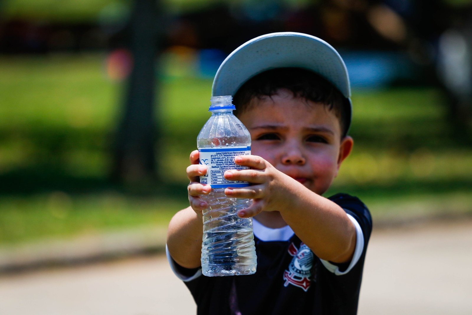 Desidratação no calor: xixi é ‘termômetro’ para evitar quadro; crianças e idosos correm maior risco