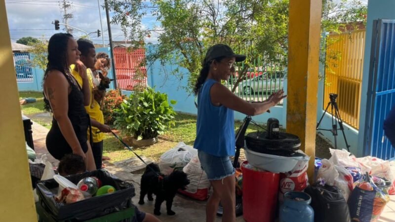 Mais de 100 famílias desabrigadas por conta das chuvas no AC começam a retornar para casa