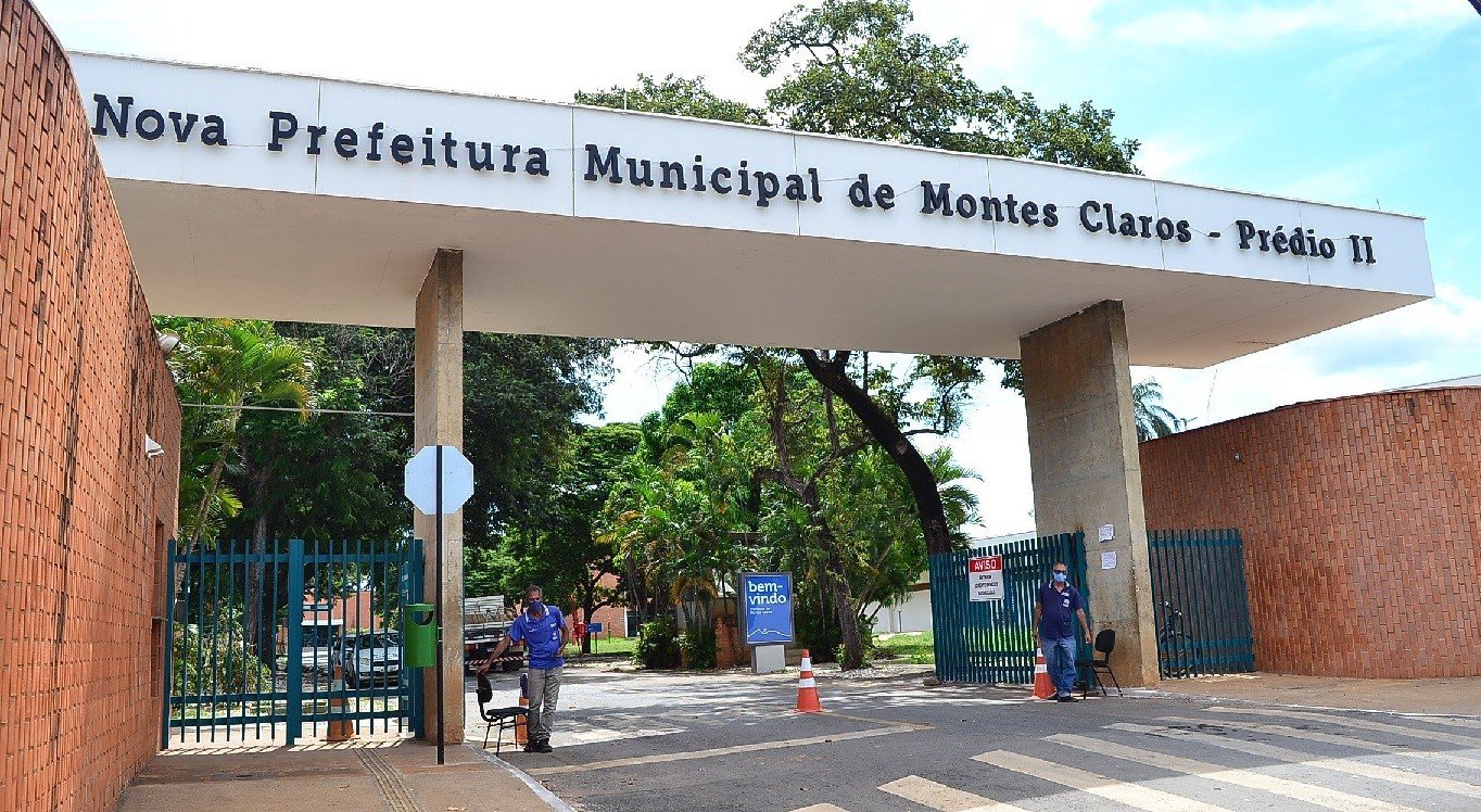 Prefeitura de Montes Claros dá posse para 143 novos servidores