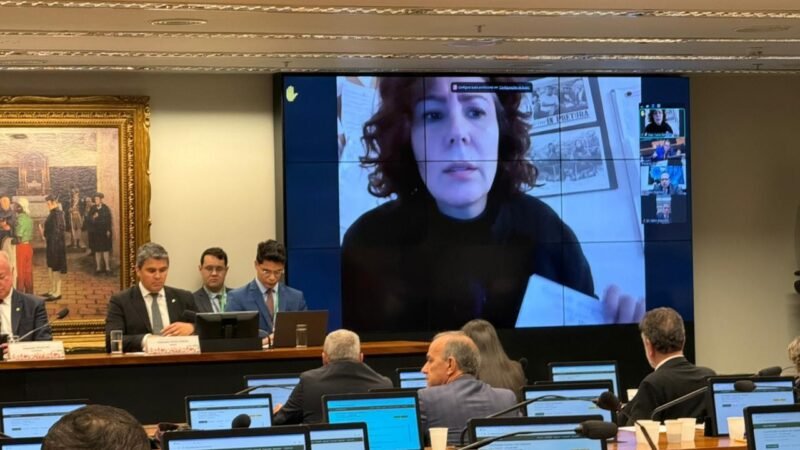 Câmara dos Deputados rejeita cassação do mandato de Carla Zambelli por condenação pelo STF