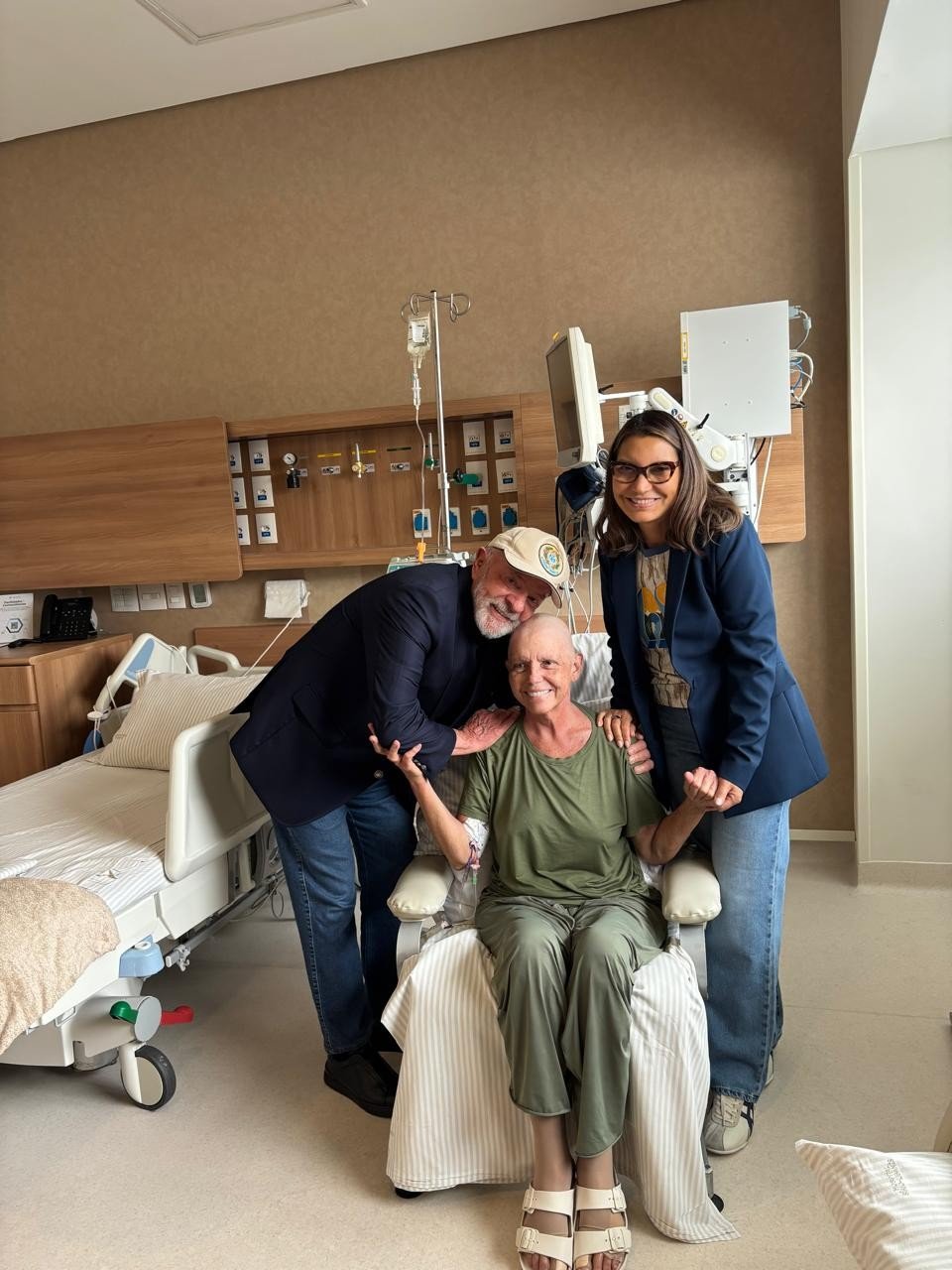 Em tratamento contra o câncer, Roseana Sarney recebe visita do presidente Lula e de Janja em São Paulo