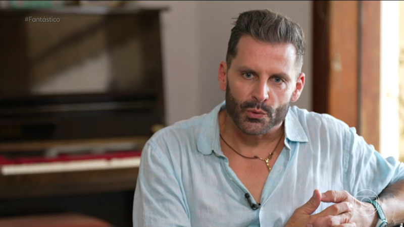 ‘Uma descarga elétrica que praticamente desliga o cérebro’: médico que atendeu Henri Castelli explica crise convulsiva