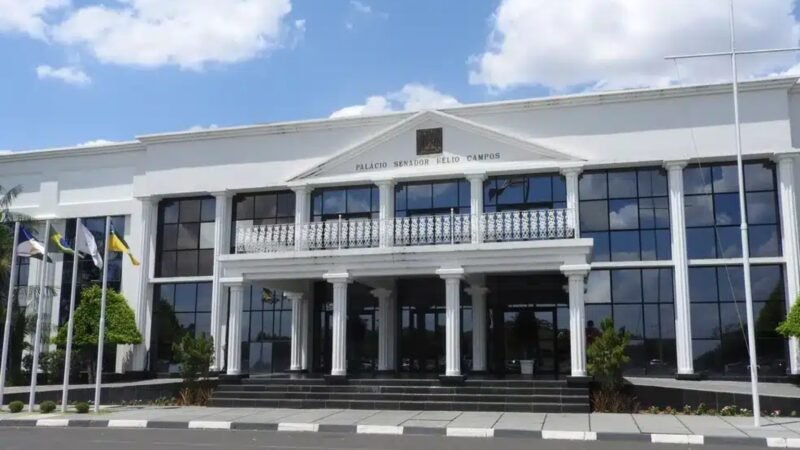 Governador troca cargos em seis áreas do alto escalão de Roraima