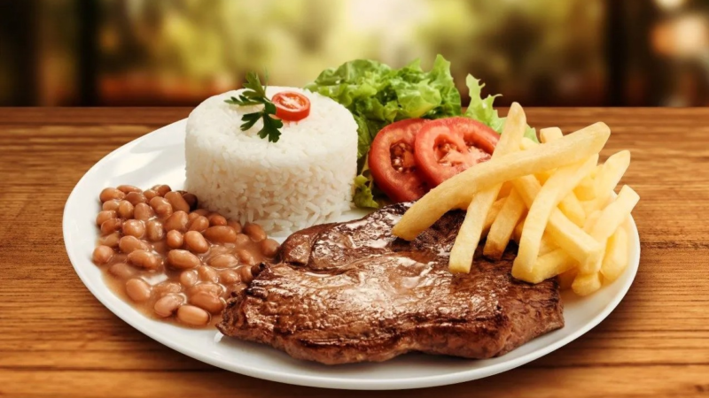 Veja como ficou a inflação do prato feito em 2025 e o que esperar de 2026