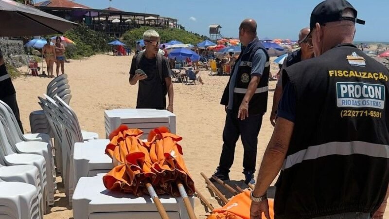 Cobranças ilegais e preços abusivos geram queixas nas praias; quem fiscaliza?