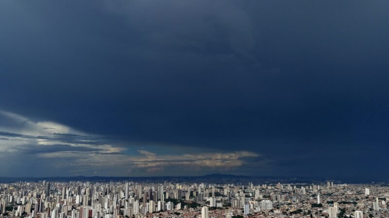 Fevereiro começa quente e com chuva mais frequente no Brasil; veja previsão para o mês
