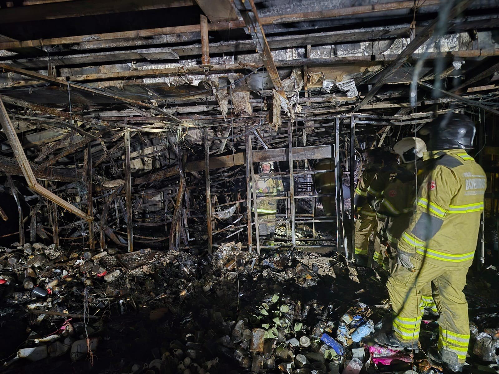 Incêndio no Shopping Tijuca: polícia ouve superintendente, chefe da brigada e funcionário ferido