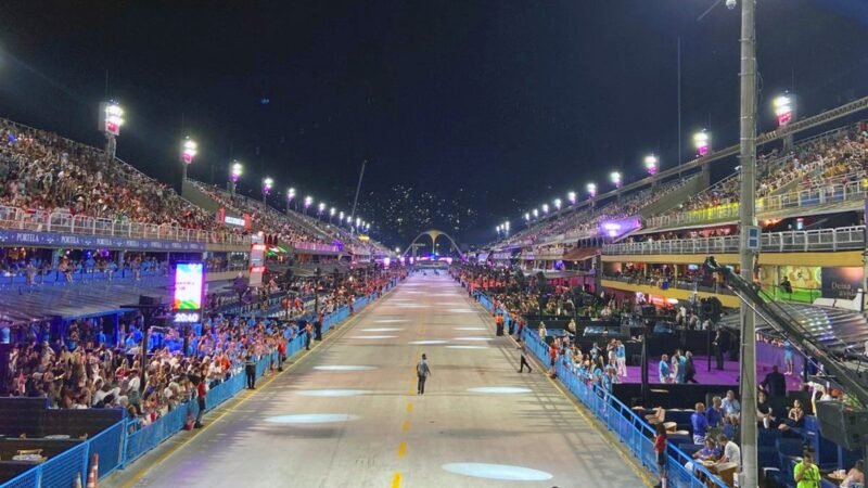 ASSISTA: Tuiuti, Vila, Grande Rio e Salgueiro encerram carnaval do Rio