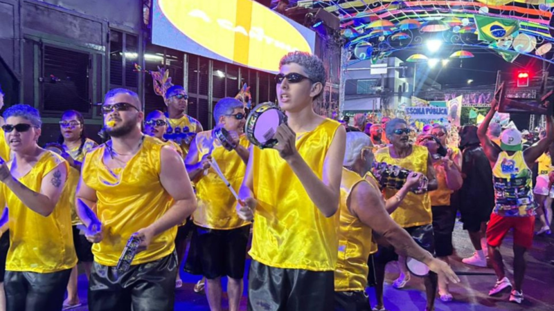 Com defesa do orgulho da periferia, Seis É D+ é campeão do desfile de blocos de Rio Branco