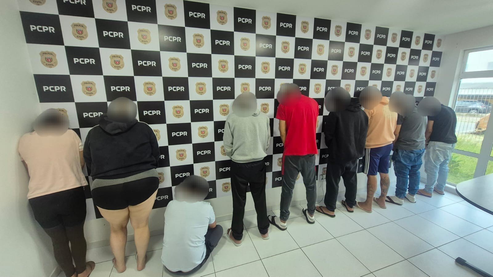 Idosa que comandava organização criminosa e mais oito suspeitos são presos em operação na Grande Curitiba