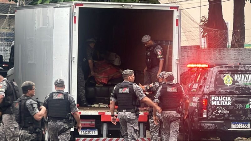 PMs presos por tráfico foram detidos quando desembarcavam três toneladas de drogas de lancha em Manaus