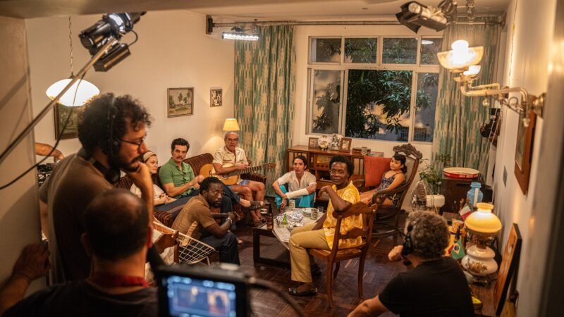 ‘Preciso ser invisível e onipresente no set’: conheça Victor Jucá, fotógrafo de ‘O Agente Secreto’