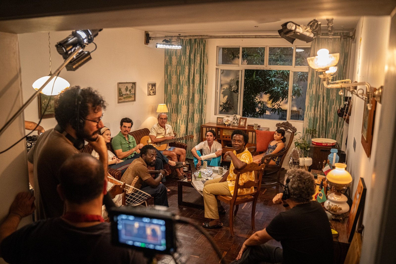 ‘Preciso ser invisível e onipresente no set’: conheça Victor Jucá, fotógrafo de ‘O Agente Secreto’