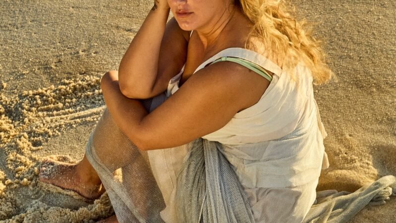 Alice Caymmi rebobina o cancioneiro do avô, Dorival Caymmi, com um ‘olhar atual’ em álbum programado para abril