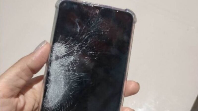 Mulher é agredida e tem celular quebrado pelo marido ao tentar pedir socorro à polícia em MG