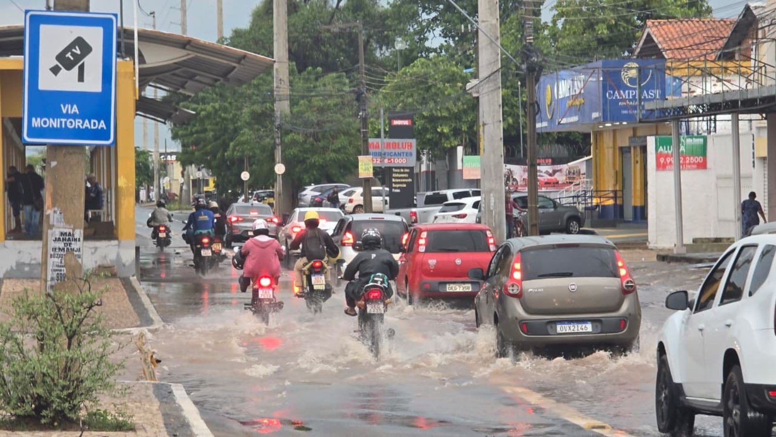 Inmet emite alertas de chuvas intensas para o Piauí com risco de alagamentos e ventos fortes