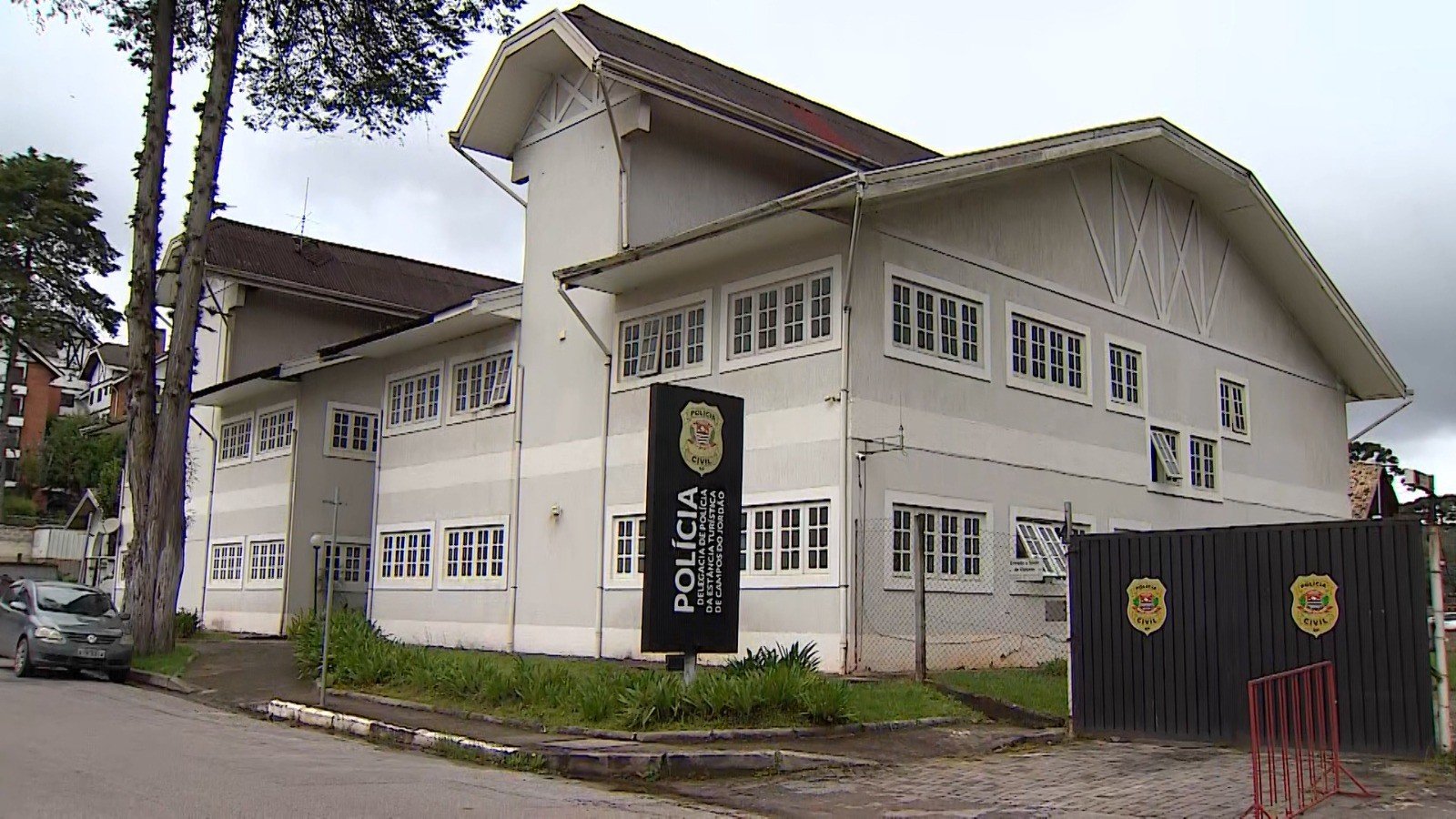 Mulher relata ter sofrido violência do companheiro em Campos do Jordão: ‘pegou o estilete e passou no meu cabelo e na minha perna’